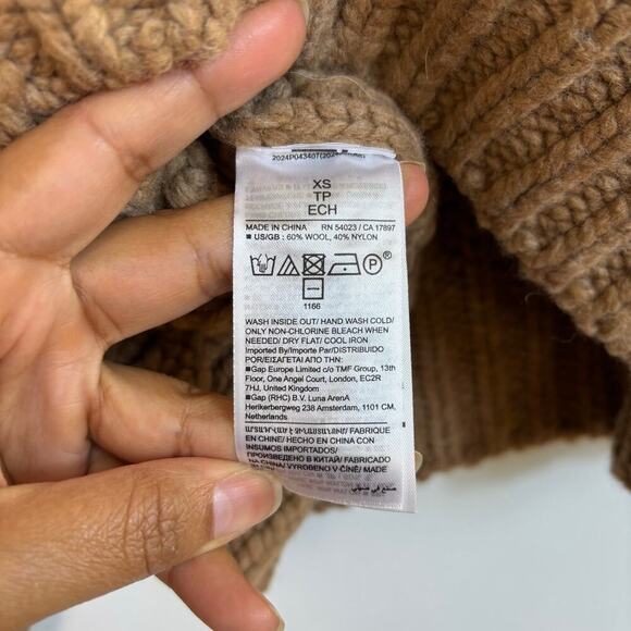 Banana Republic Italian Merino Cropped Sweater Size XS Camel Chunky Knit Funnel - Picture 10 of 13